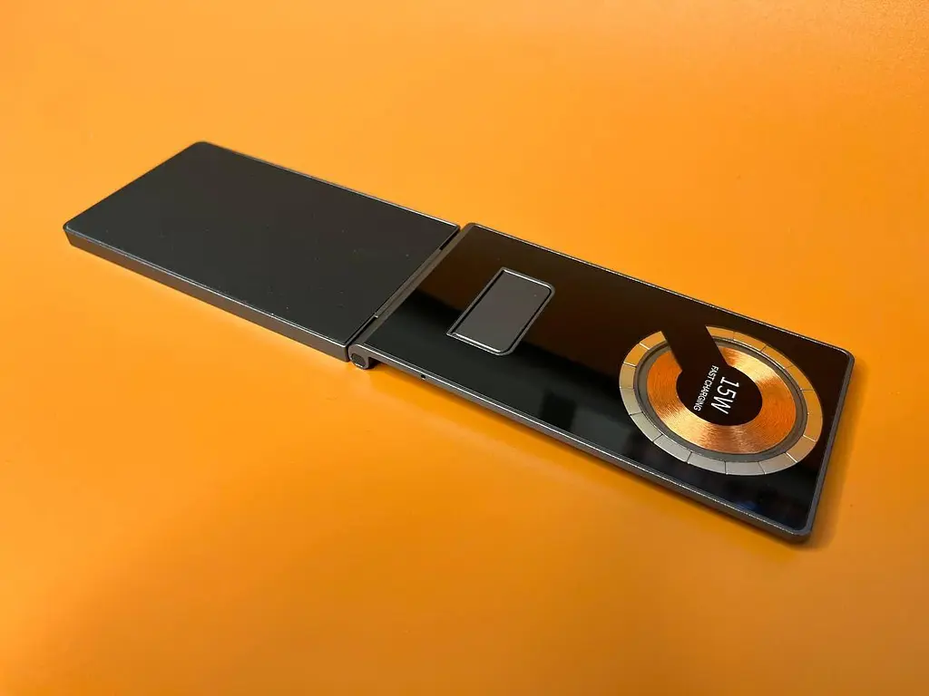 Зарядное устройство беспроводное Qi 3-in-1 Magnetic Wireless Charger JYD-WC166 - фото 3