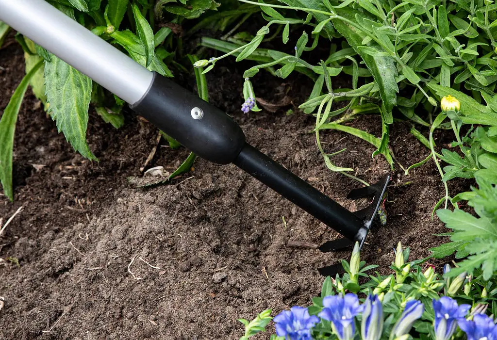 Грабли садовые Black+Decker телескопический 66-101 см - фото 9