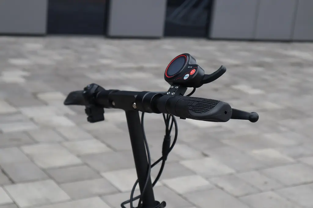 Электросамокат с сиденьем KUGOO M4 PRO 48V 1000W + усиленный аккумулятор 18Ah - фото 4