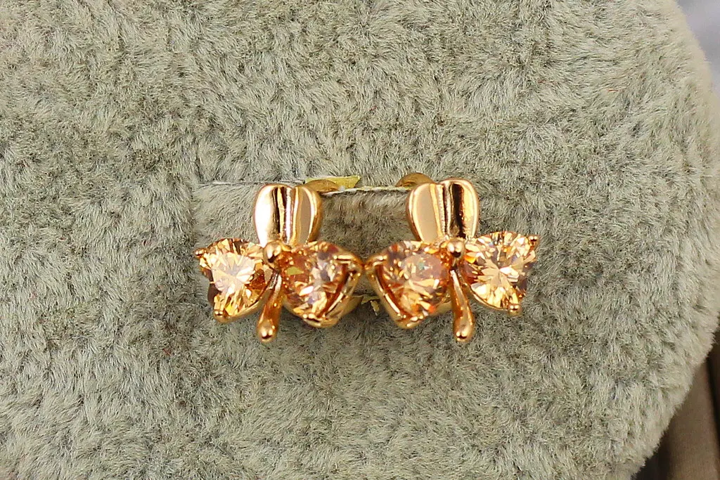 Сережки дитячі Xuping Jewelry бутон з фіанітами шампанське 1.2 см золотисті - фото 2