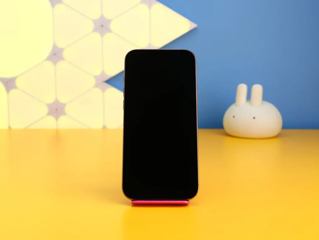 Смартфон Apple iPhone 16 Pro Max 256 ГБ пустельний титан (MYWX3) б/в [174888] - фото 4