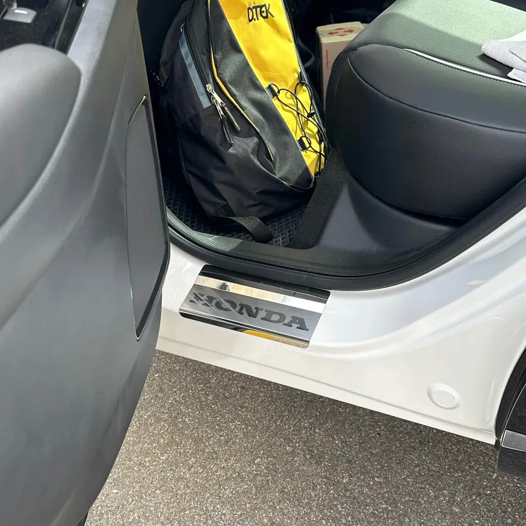 Накладки на пороги для Honda ENP1 ENS1 2022- Нержавіюча сталь із загином та Логотипом 4 шт (Premium P-HO39) - фото 3