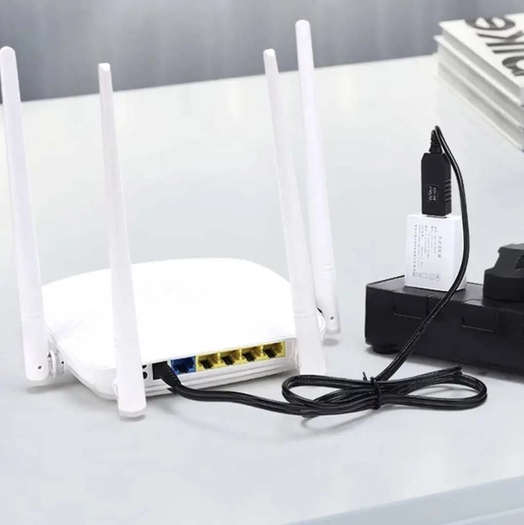Кабель для роутера USB DC живлення від Power Bank Fonken із трансформатором 12V з перехідником 5.5 - 3.5 мм Чорний - фото 5