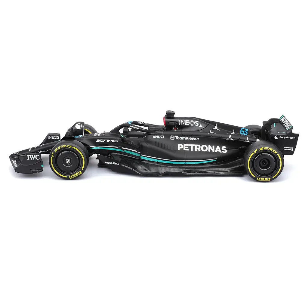 Масштабна модель автомобіля Bburago Автомодель з фігуркою - Mercedes-AMG F1 W14 E Performance, 1:24 (18-28037) - фото 11