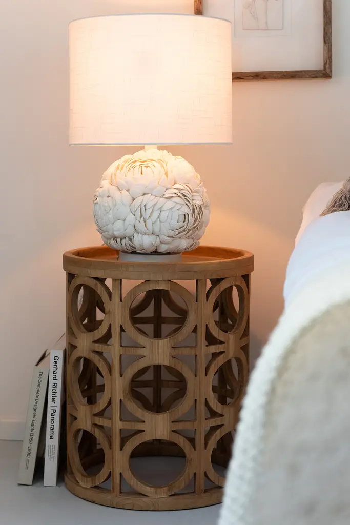 Кавовий столик J-line із дерева фігурний 40х50 см (50830) - фото 2