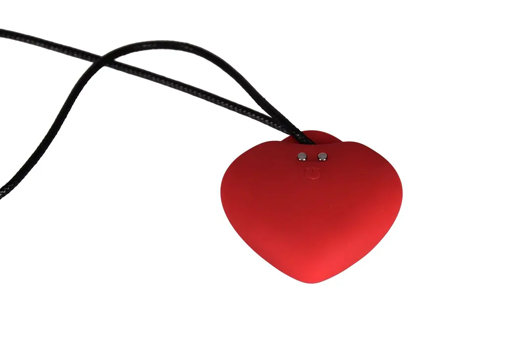 Вибратор для клитора FairyGasm PleasureStone 5.5 см красный - фото 3