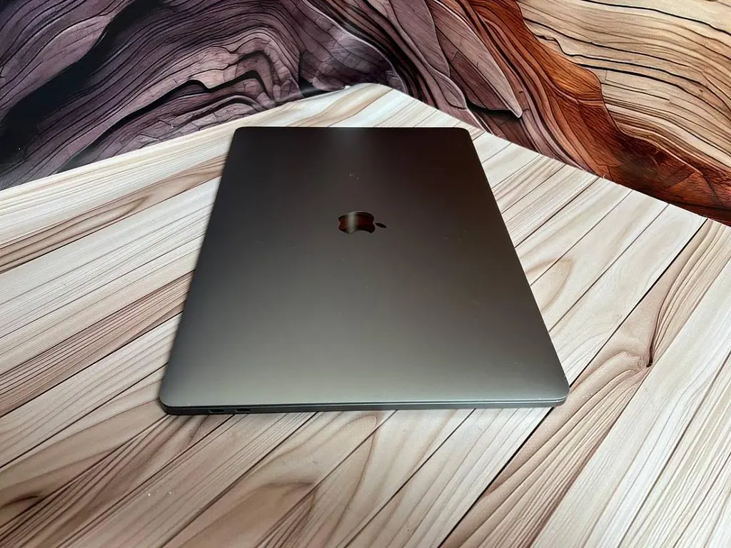 Ноутбук Apple MacBook Pro 15" A2337 i7-8750H/16/256 (C02WWAZYJG5H) Б/в - фото 5