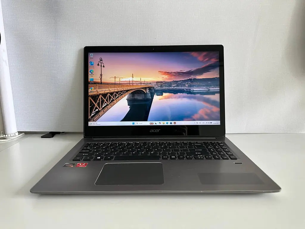Ноутбук Acer Swift SF315-41 15.6" (Ryzen 5 2500U / 8GB / SSD 256GB / 1920x1080 IPS) б/в - фото 2