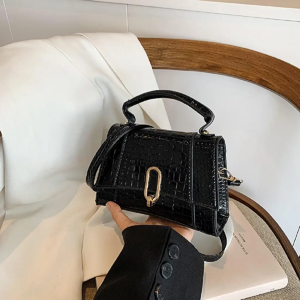 Каркасне невелике кросбоді з еко-шкіри Lilly P2-17068985A чорне - фото 4