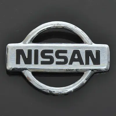 Емблема для Nissan 50 x 69 мм пластикова 2 пуклі (OEM: 90890BR12A, 848904CL0A) - фото 3