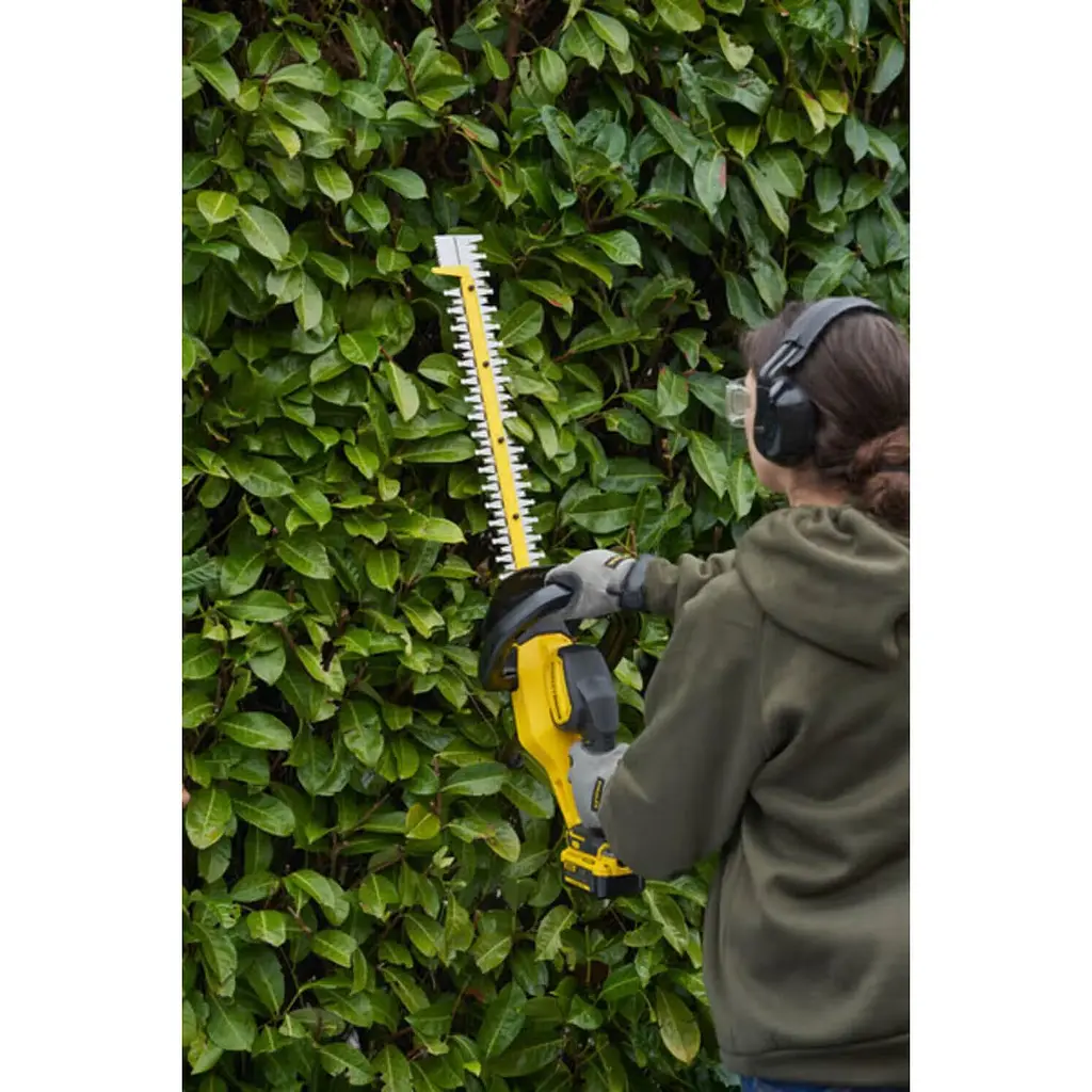 Кусторез аккумуляторный Stanley FatMax 20 В 55 см (SFMCHT855M1-QW) - фото 15