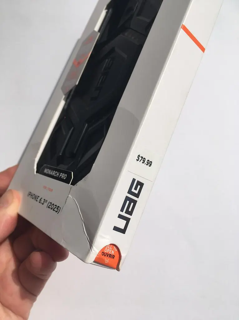 Чохол протиударний для iPhone 17 UAG Monarch Pro MagSafe Carbon Fiber Red 114516119042 - фото 3