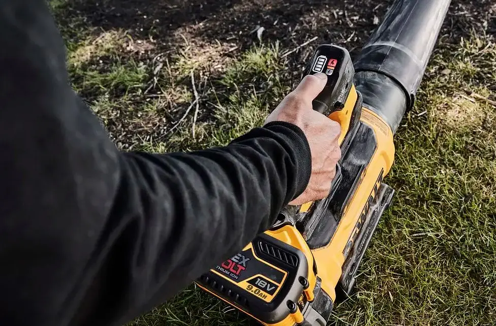Повітродувка акумуляторна DeWalt безщіткова з АКБ та ЗП (DCMBL777X1) - фото 9