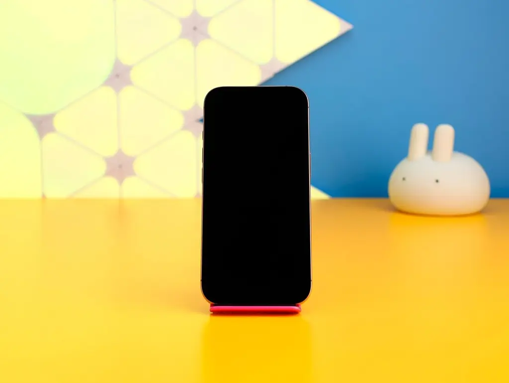 Смартфон Apple iPhone 16 Pro 256GB Desert Titanium (MYNK3) Б/У [175105] - фото 3