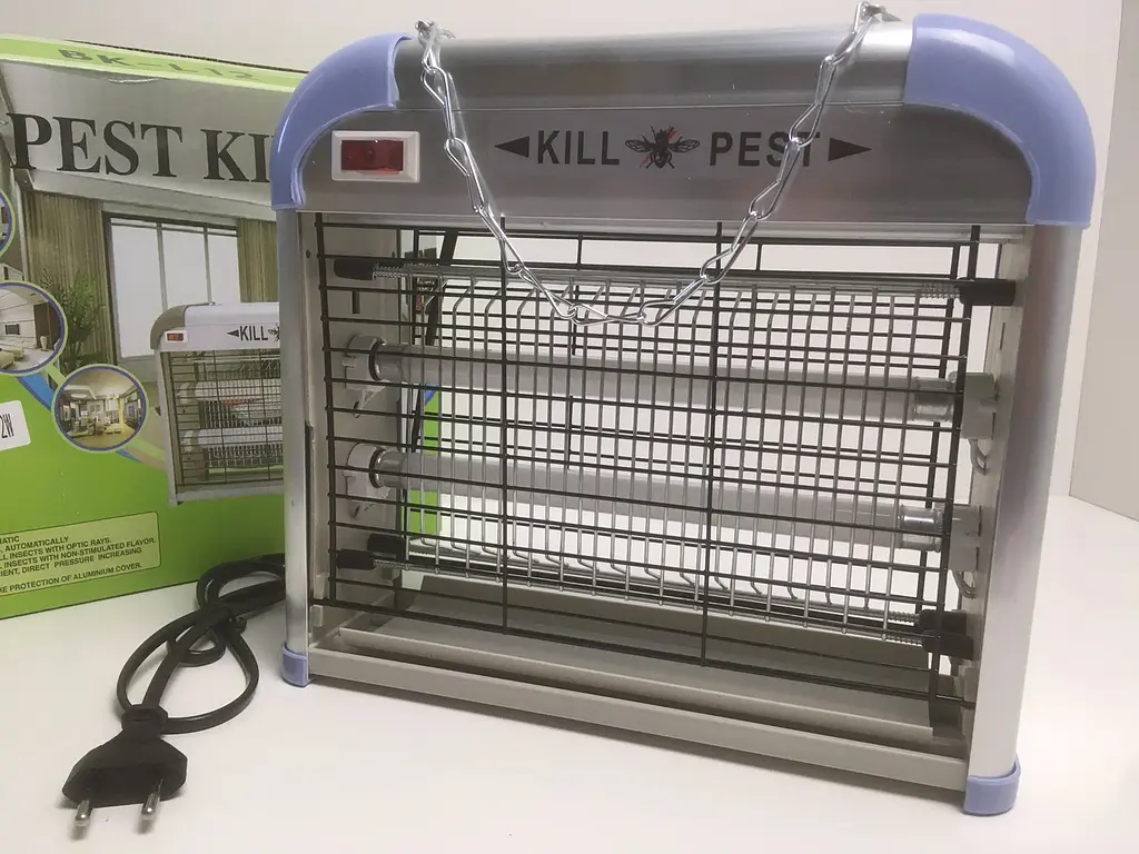 Електричний знищувач комах прилад для знищення комарів мух 26x8x24 см PEST KILLER BK-L12 потужністю 12 Вт - фото 4