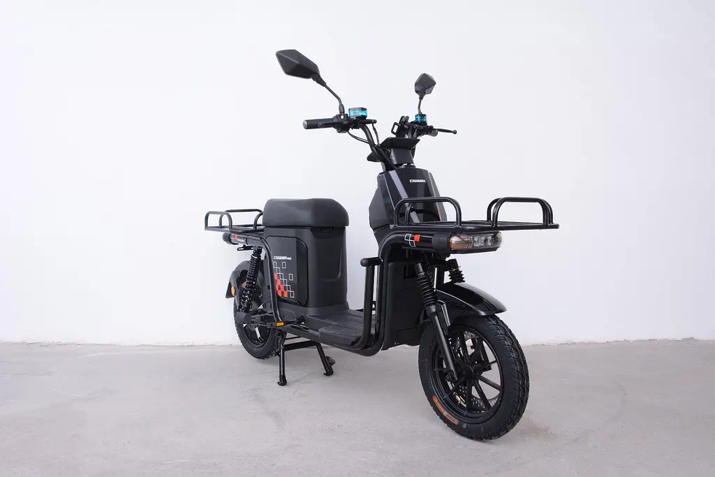 Электроскутер Грузовой с двумя большими багажниками Crosser SUPER MAX 1200W 60V30AH Li-Fe | USB зарядка Черный - фото 2