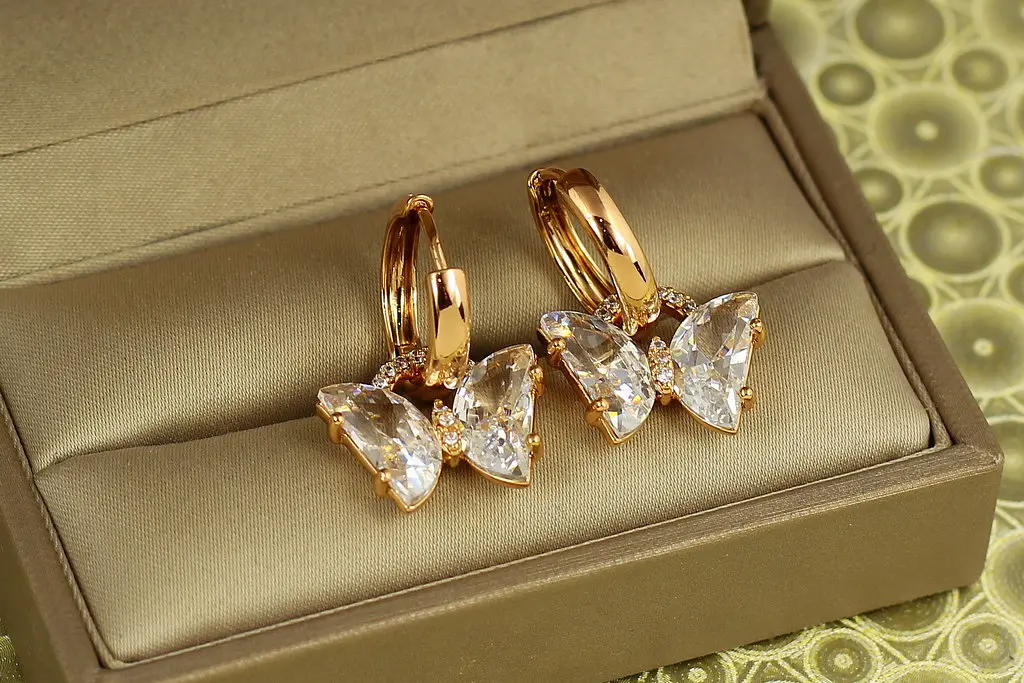 Сережки підвіски Xuping Jewelry Кришталевий метелик зі зйомними колечками 2,7 см золотисті