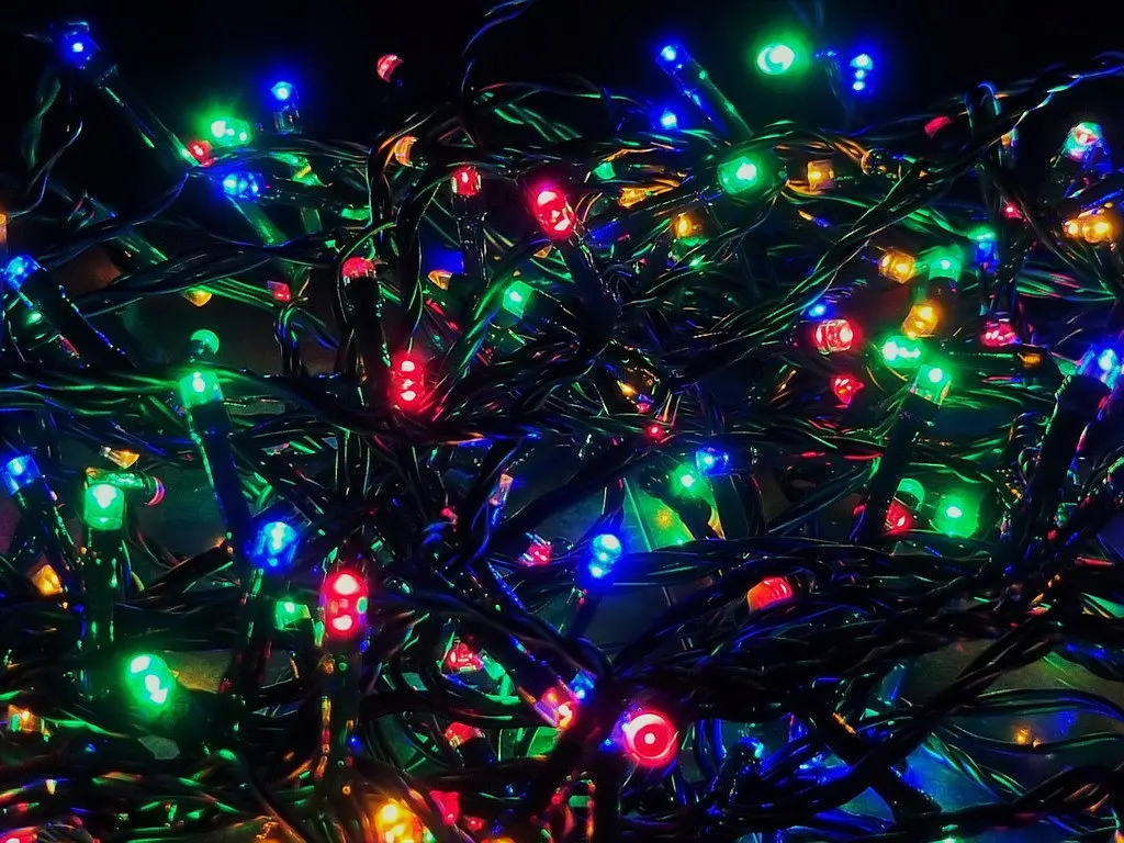 Гірлянда нитка 300led warm 100-10 led флеш на чорному дроті ∙ Провід гірлянда кульки 300 led - фото 3