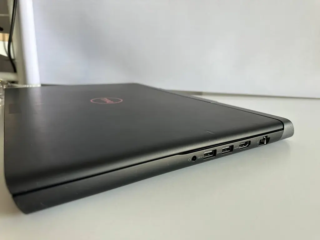 Ігровий ноутбук Dell Inspiron 15 Gaming 7567 15.6" (i5-7300HQ / 16GB / SSD 256GB / GTX 1050 4GB) б/в - фото 10