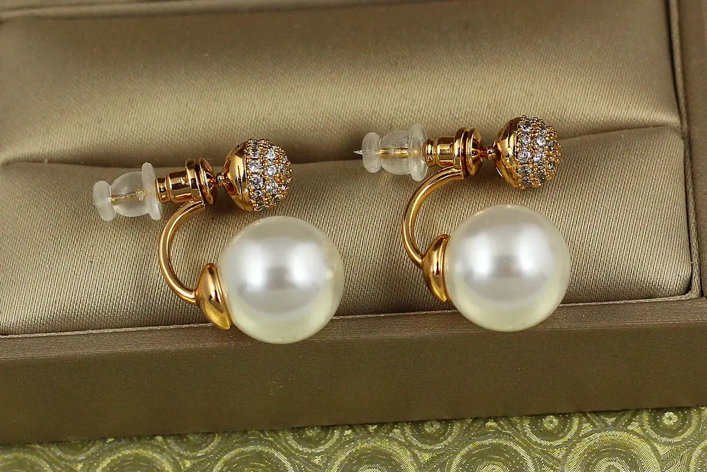 Сережки гвоздики Xuping Jewelry матрьошки з великою перлиною 2,2 см золотисті - фото 2