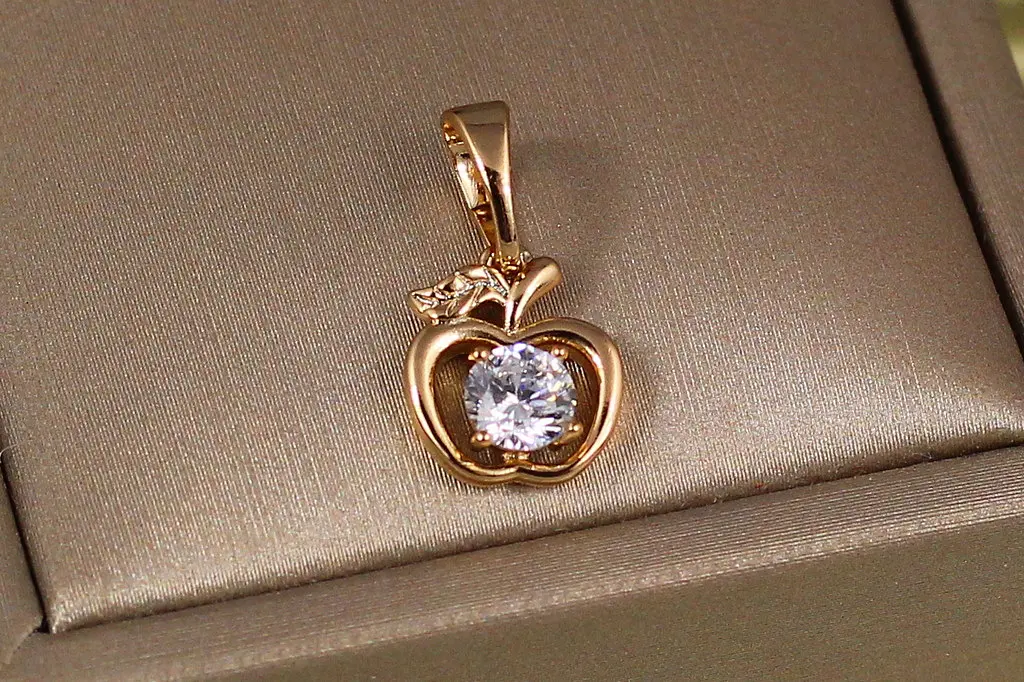 Кулон Xuping Jewelry Яблучко з камінчиком 9 мм золотистий