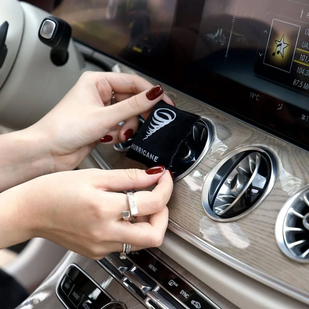 Автомобільне аромасаше Hurricane Black Standart [104125] - фото 3