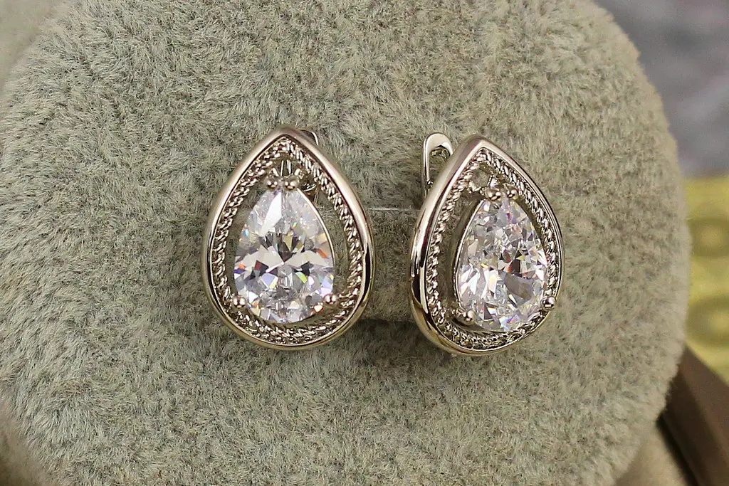 Сережки Xuping Jewelry капля в окантовці 1,7 см сріблясті