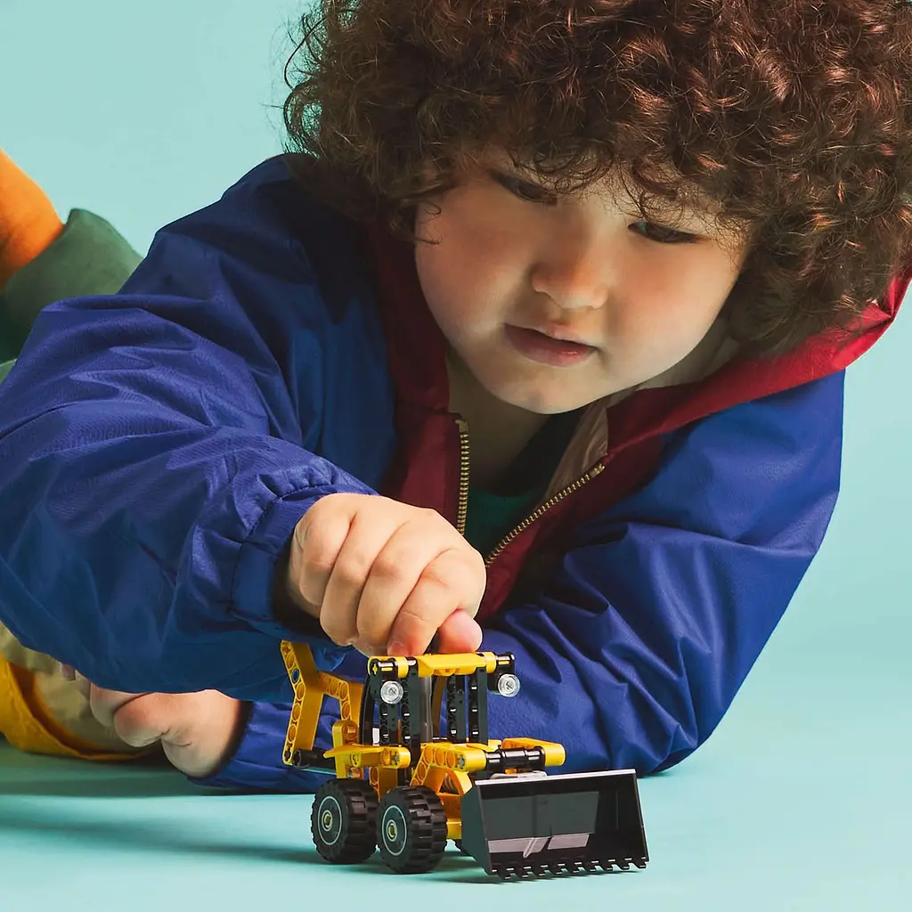 Конструктор LEGO Technic Екскаватор-навантажувач 104 деталі (42197) - фото 5
