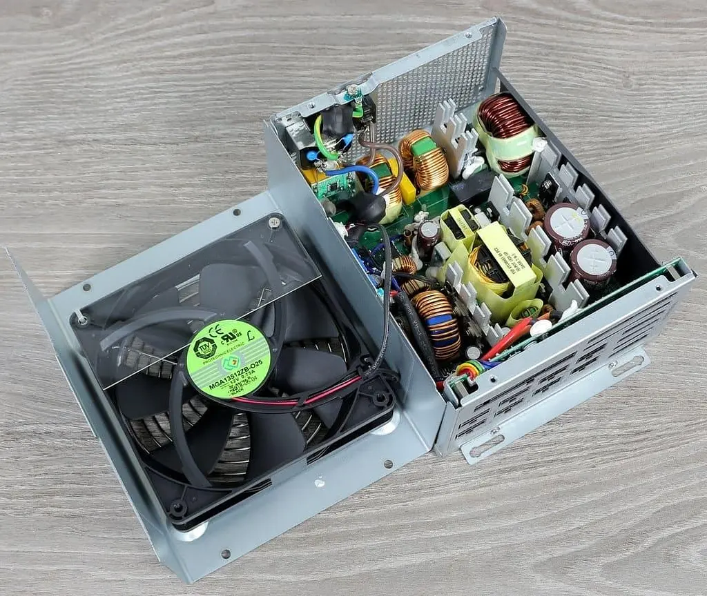 Блок живлення FSP 1200W 80+ Gold (FSP1200-50AAG) Silver Б/в - фото 6