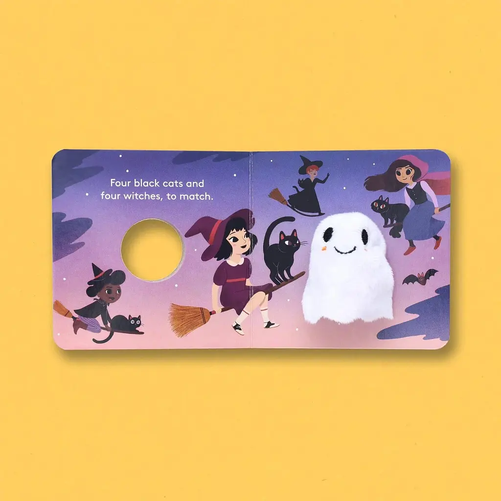 Little Ghostie: Finger Puppet Book - фото 6