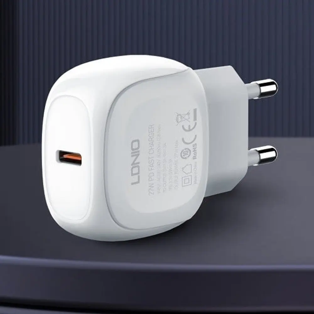 Сетевое зарядное устройство для Ldnio A1206C Type-C PD 27W белый + кабель Type-C to Lightning - фото 2