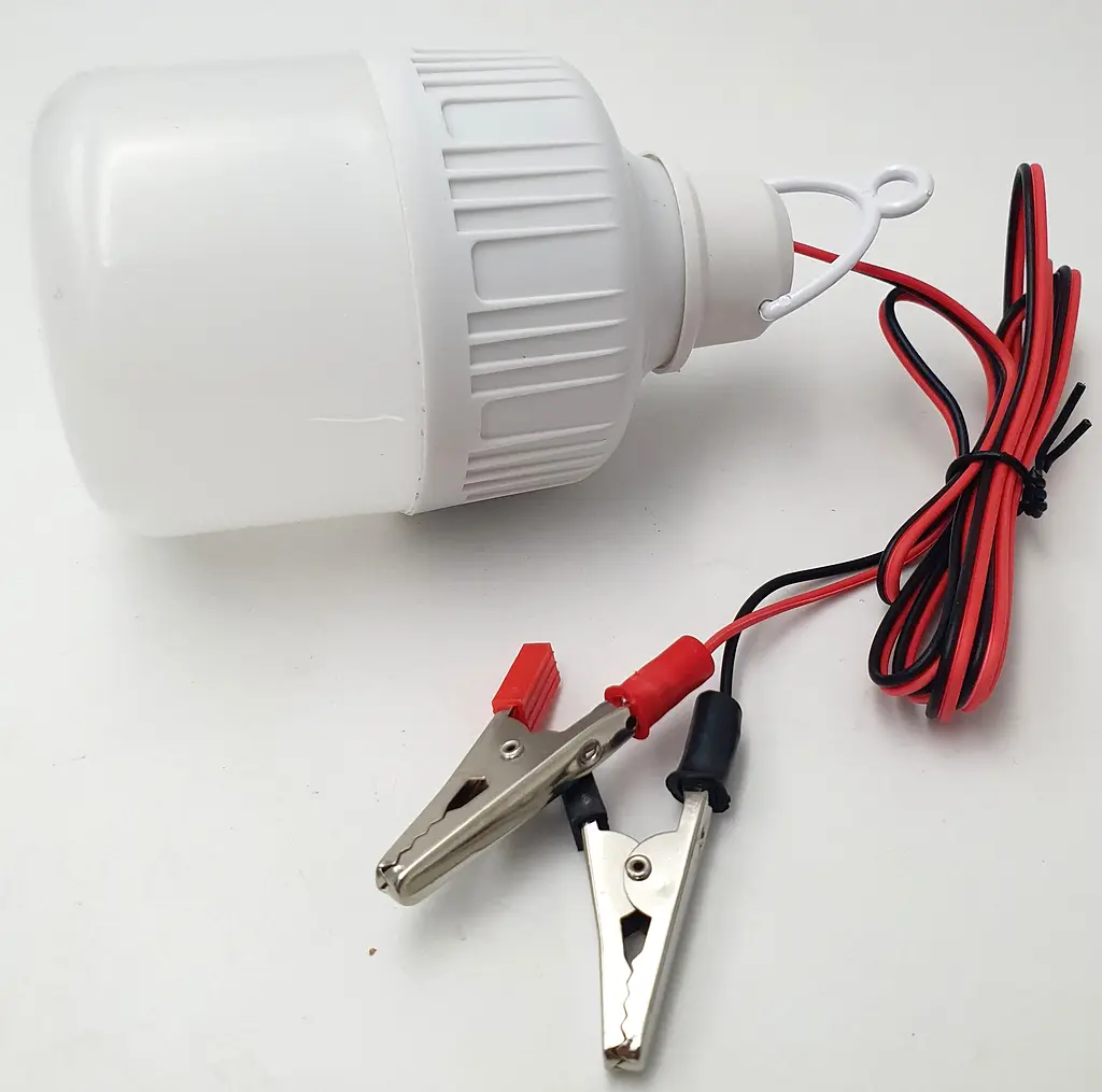 Світлодіодна LED-лампа 12 V 10 W 11 × 6 см лампочка кемпінгова на дроті 2 м із затискачами (крокодилами) UKC