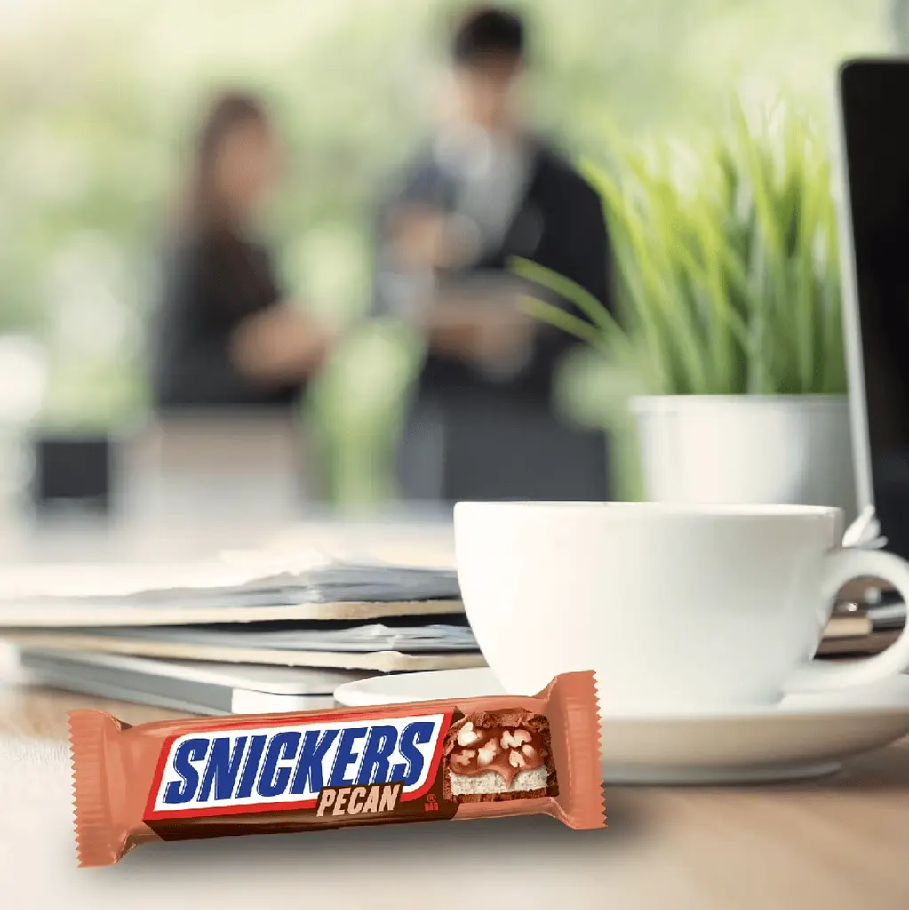 Шоколадний батончик Snickers Pecan Milk Chocolate Bar 40 г - фото 5