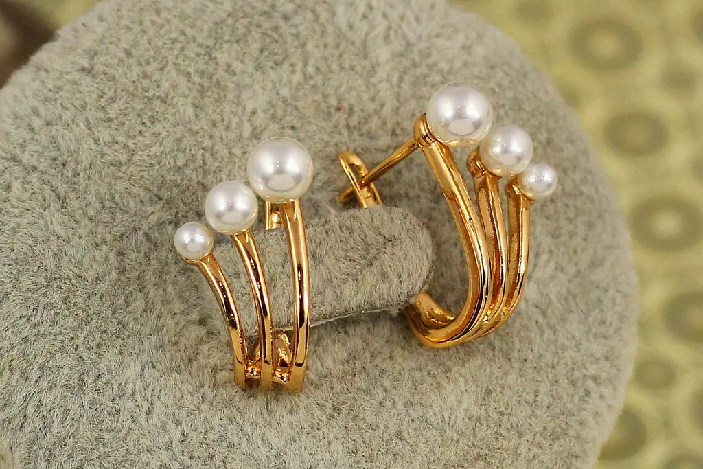Сережки Xuping Jewelry триквел з перлинами 2 см золотисті - фото 2