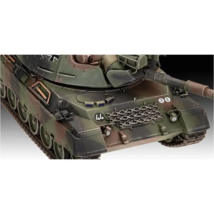 Сборная модель-копия Revell Танк Leopard 1 A1A1-A1A4 (RVL-05656) - фото 4