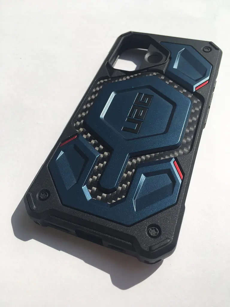Чохол протиударний UAG Monarch Pro MagSafe для iPhone 17 Carbon Fiber Mallard 114516115542 - фото 5