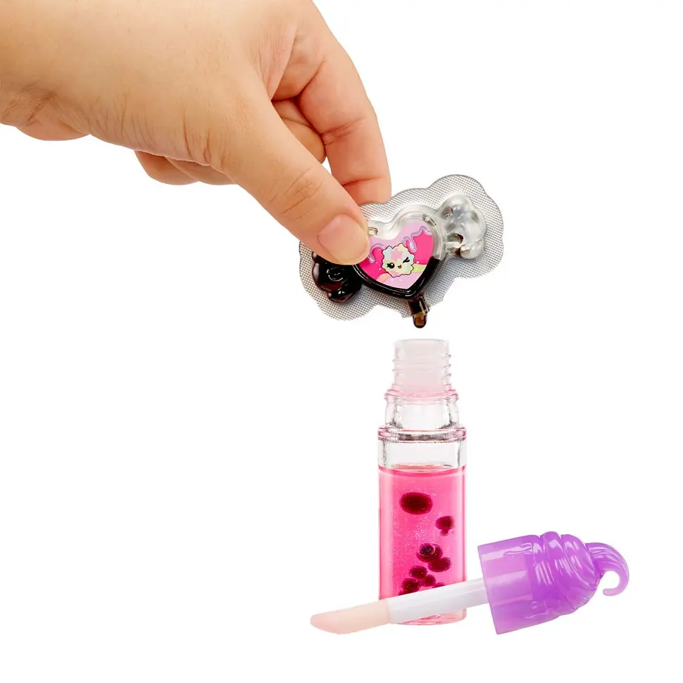 Дитячий іграшковий набір Yummiland з лялькою "Астрід Старс" 545859 з блиском для губ - фото 5