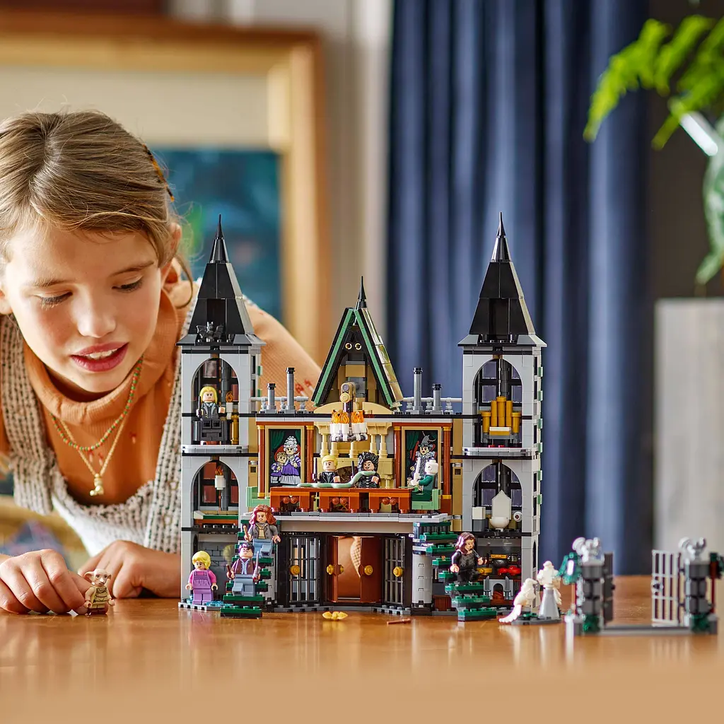 Конструктор LEGO Harry Potter Имение семьи Малфой 1601 деталь (76453) - фото 10