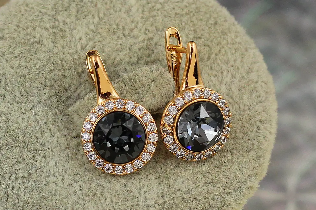 Сережки Xuping Jewelry Сваровськи Романс із чорними каменями 2 см золотисті - фото 2
