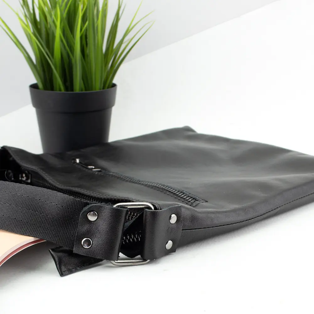 Сумка мужская кожаная Handycover S240 черная без карманов на молнии - фото 3