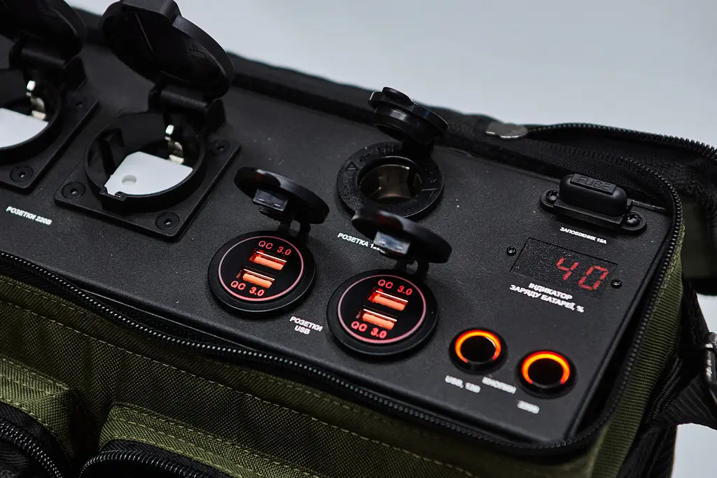 Многоканальный блок питания Charger Bandera Power-255 S для быстрой зарядки и освещения - фото 5