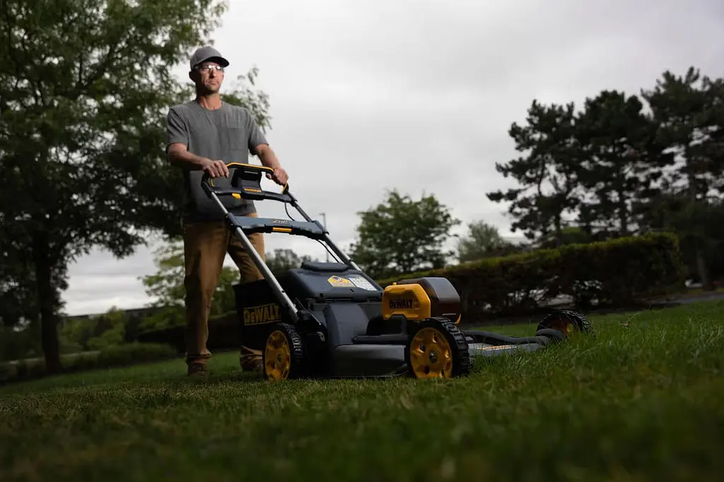 DeWALT Газонокосарка аккумуляторна XR FLEXVOLT 54В 53см 67л 25-102мм 26кг без АКБ та ЗП - фото 4