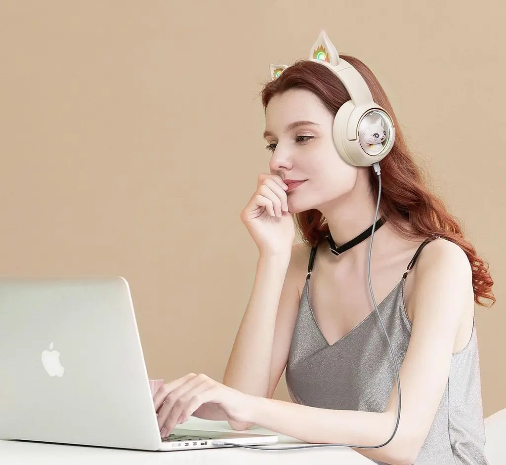 Детские игровые беспроводные Bluetooth наушники Onikuma B5 c RGB подсветкой и встроенным микрофоном Бежевый - фото 9