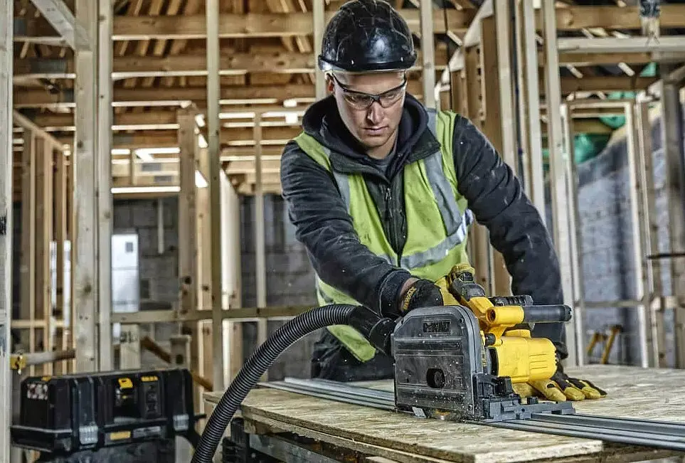 Пила дискова акумуляторна DeWalt з АКБ та ЗП DCS520T2R - фото 3