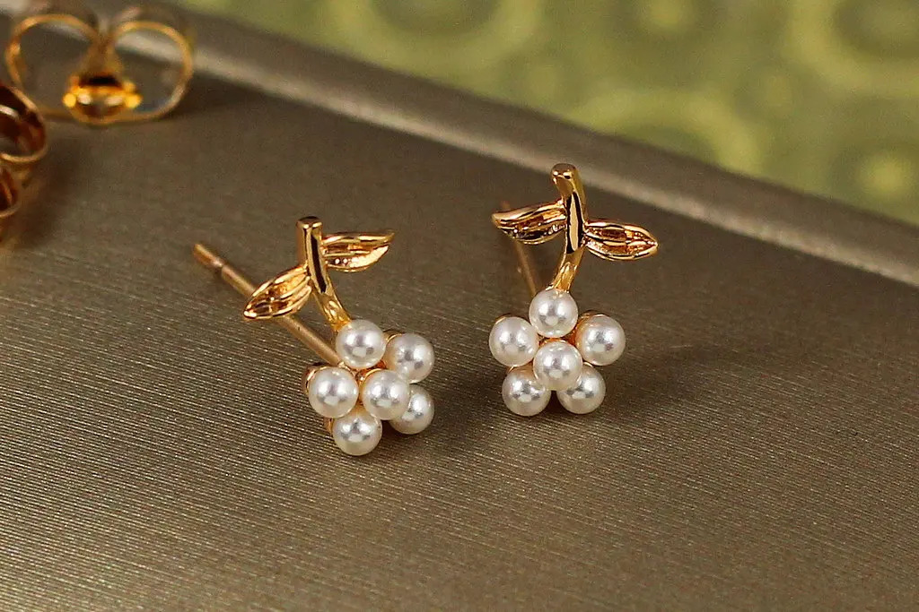 Сережки гвоздики Xuping Jewelry квіточки із перлинок 10 мм золотисті - фото 2