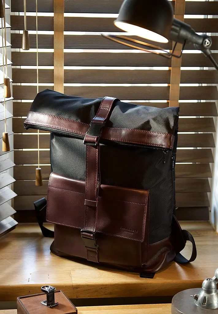 Рюкзак Urban чорний з бордовими вставками - фото 2