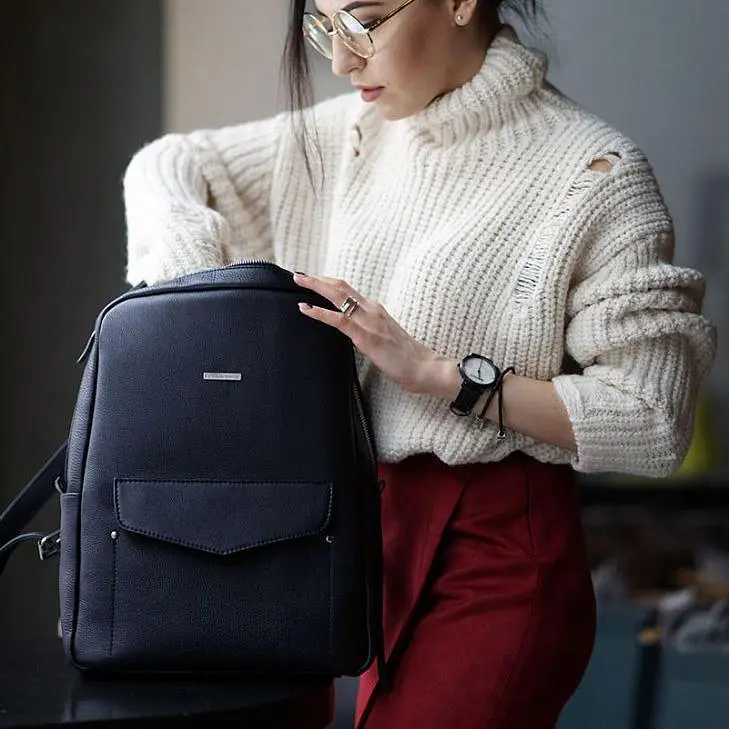 Кожаный женский городской рюкзак на молнии Cooper темно-синий - фото 10