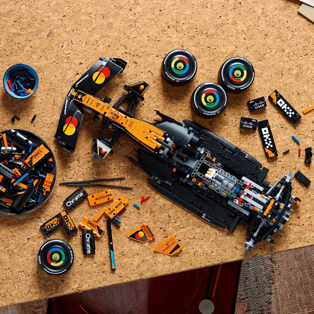 Конструктор LEGO Автомобиль McLaren MCL39 F1 (42228) - фото 12