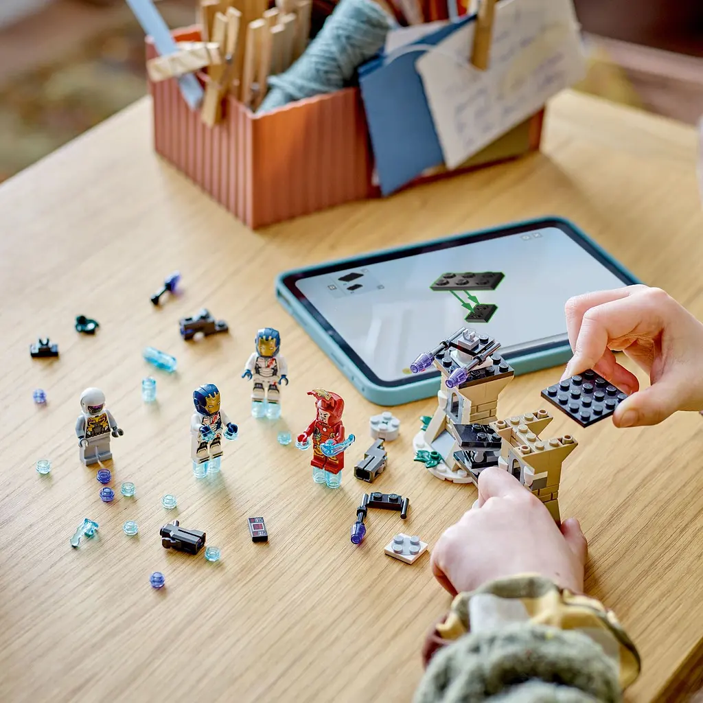 Конструктор LEGO Super Heroes Marvel Железный Человек и Железный легион против солдата Гидры 135 деталей (76288) - фото 5