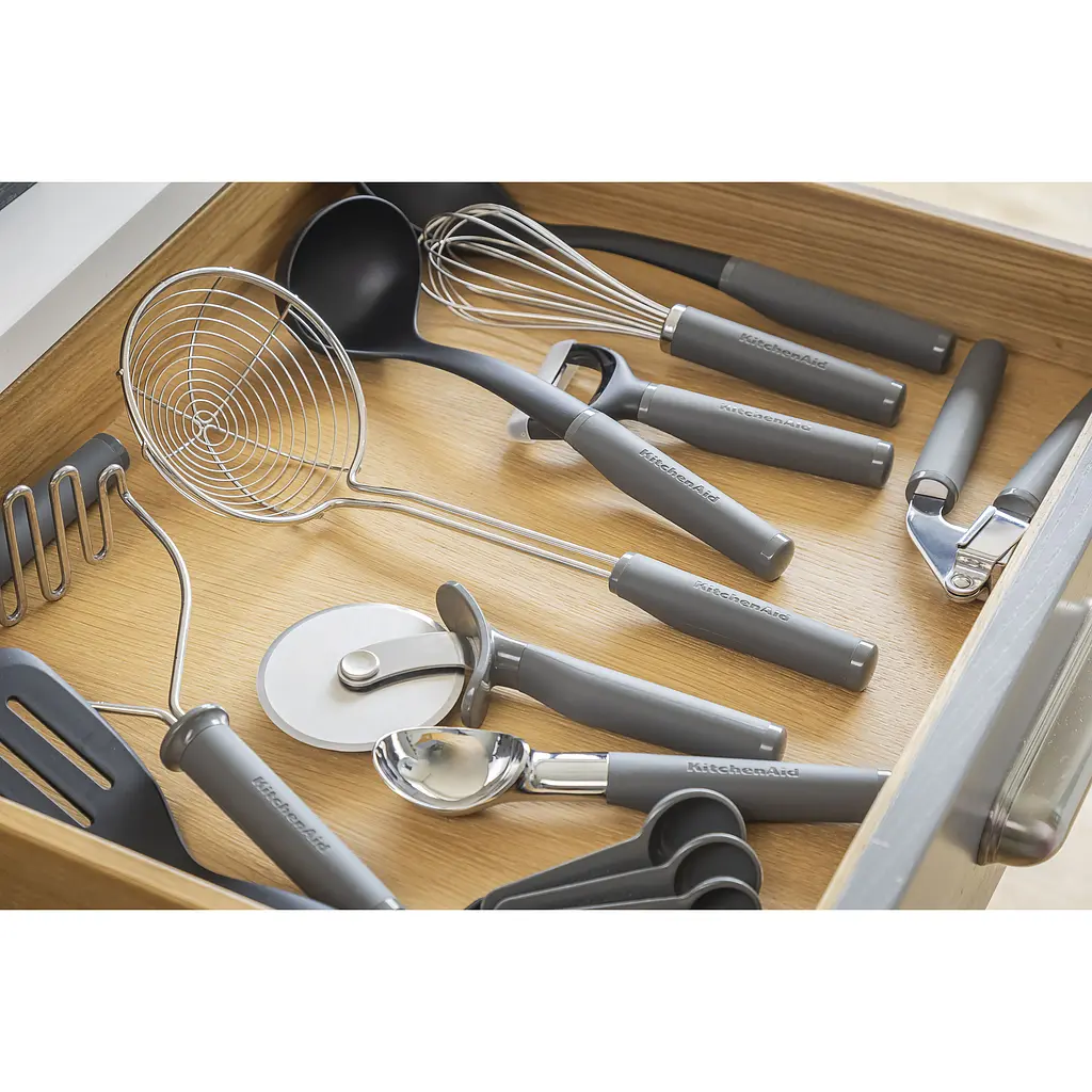 Нож для пиццы KitchenAid Coreline серый (KAS113OHCGG) - фото 9
